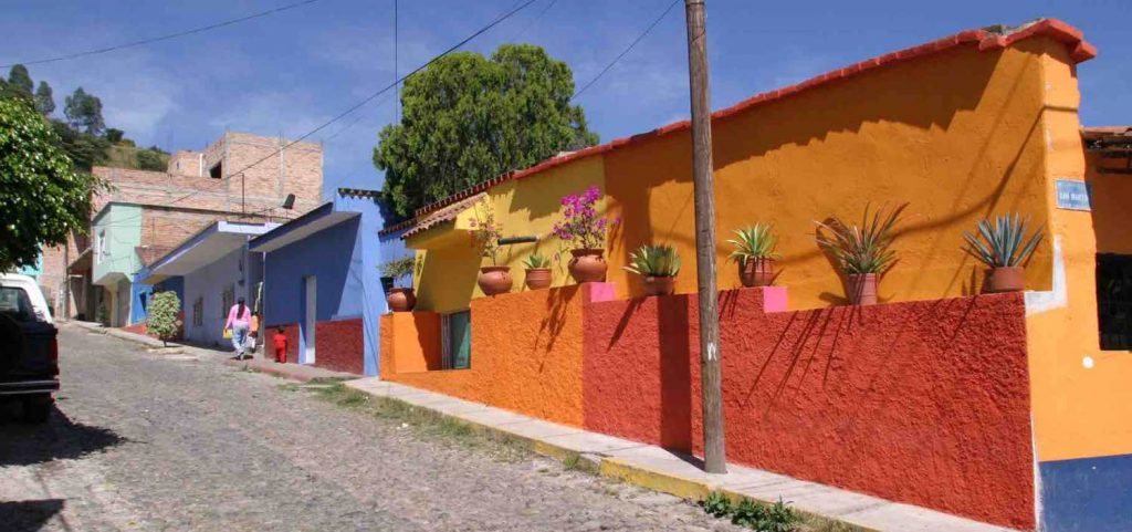 Meksikansk stil: Fargerike hus i Tequila