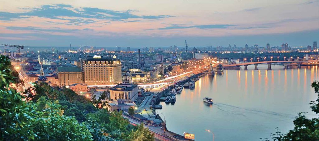 Kiev ligger  vakkert til ved Dnipro, Europas fjerde lengste elv.
