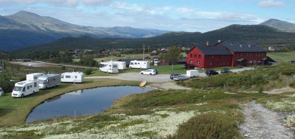 I Rondane finnes både hotell og camping.
