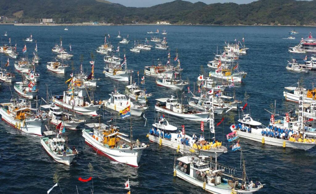 FESTIVAL: Byen ved havet har også en årlig sjøfestival med armada av båter.